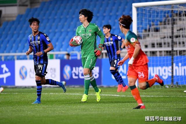 冲锋陷阵！保罗·乔治半场9中5贡献13分3助 开场4中4