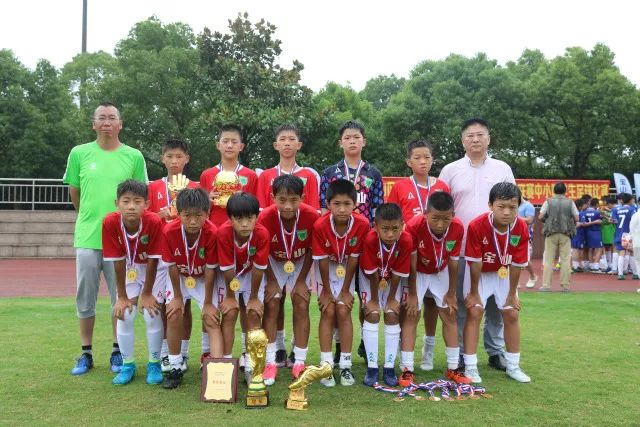 首次首发就在欧冠进球 曼城小将破本泽马17年纪录